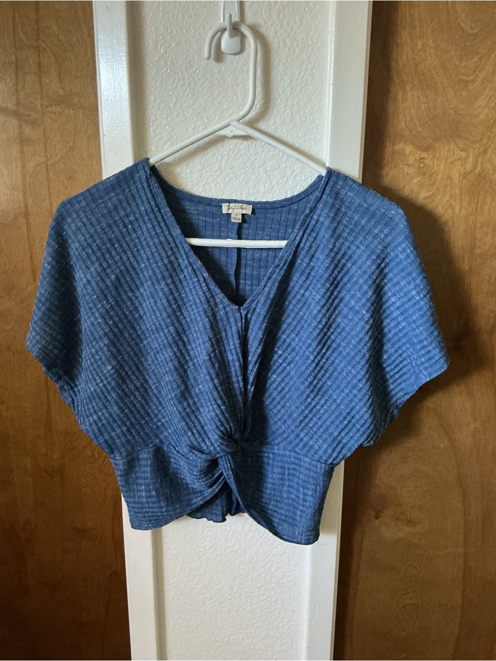 Lily White blue women’s crop top size S
